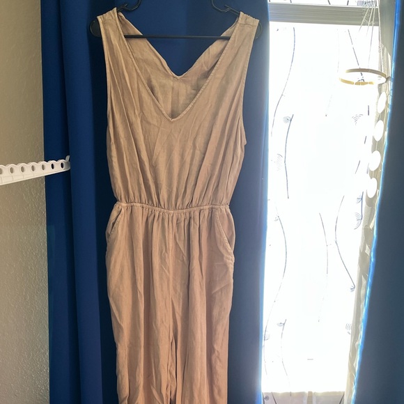 Universal Thread Beige Backless jumpsuit - Picture 1 of 4